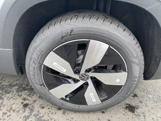 new 2025 Volkswagen Taos car, priced at $27,890
