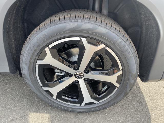 new 2025 Volkswagen Tiguan car, priced at $35,259