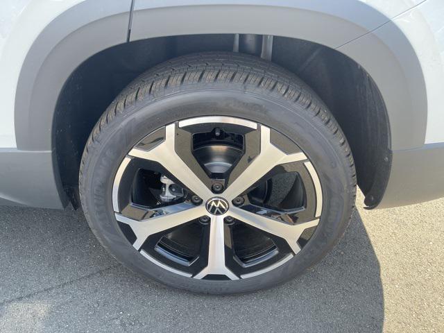 new 2025 Volkswagen Taos car, priced at $35,944