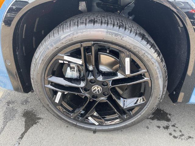 new 2025 Volkswagen Tiguan car, priced at $37,963