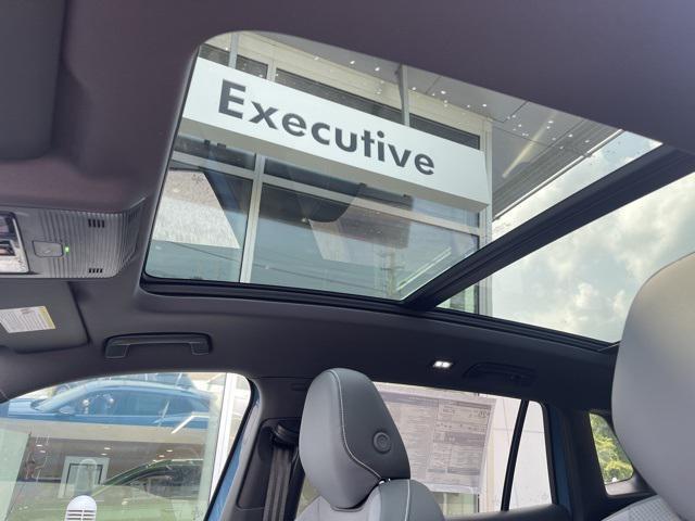 new 2025 Volkswagen Tiguan car, priced at $37,963