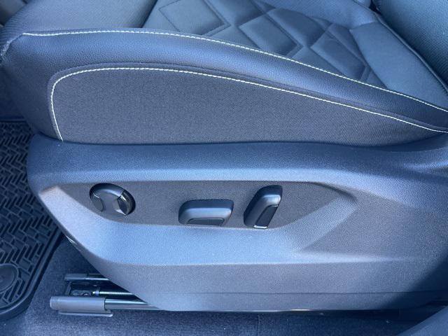 new 2026 Volkswagen Atlas car, priced at $46,301