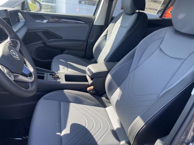new 2025 Volkswagen Tiguan car, priced at $33,442