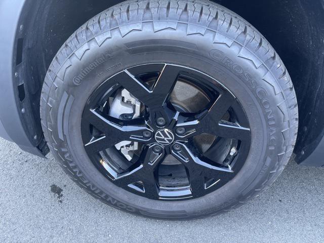 used 2025 Volkswagen Atlas car, priced at $45,288