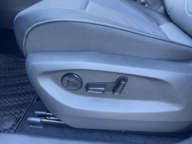 new 2025 Volkswagen Tiguan car, priced at $33,547