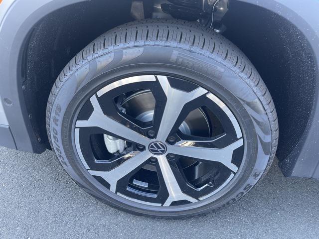 new 2025 Volkswagen Tiguan car, priced at $33,547