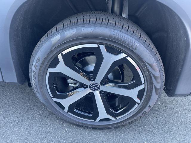 new 2025 Volkswagen Tiguan car, priced at $33,547