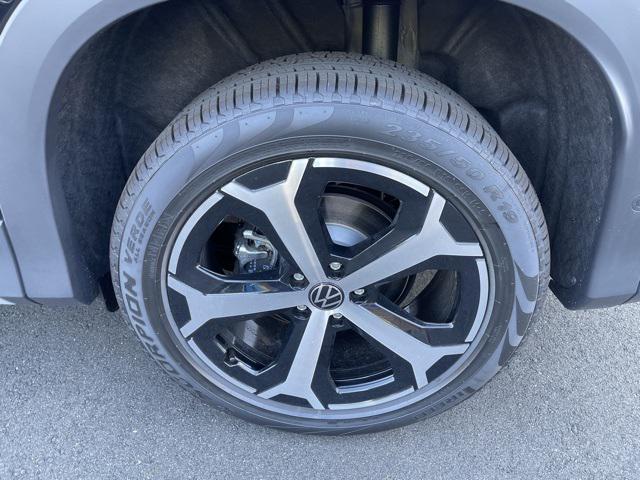 new 2025 Volkswagen Tiguan car, priced at $34,576