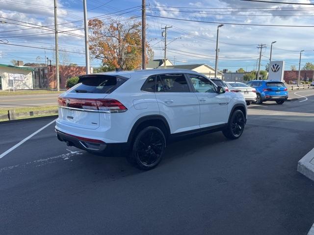 new 2024 Volkswagen Atlas Cross Sport car, priced at $47,081