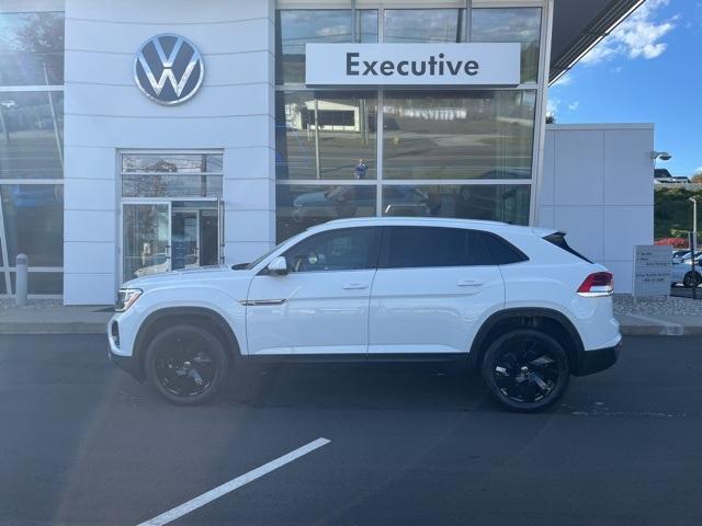 new 2024 Volkswagen Atlas Cross Sport car, priced at $47,081