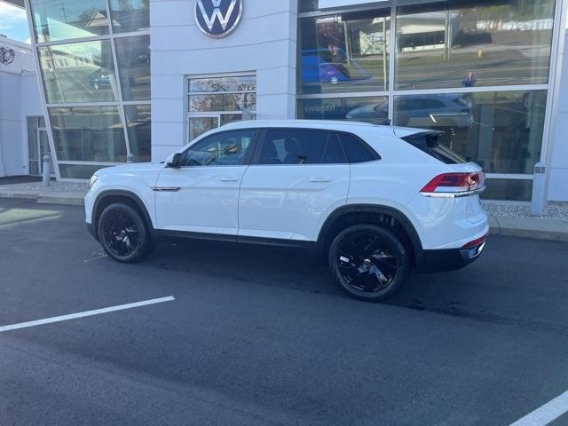 new 2024 Volkswagen Atlas Cross Sport car, priced at $47,081