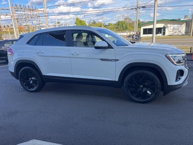 new 2024 Volkswagen Atlas Cross Sport car, priced at $47,081