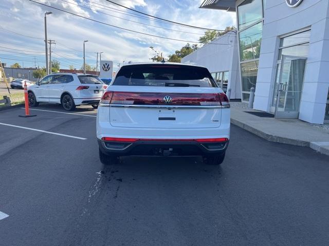 new 2024 Volkswagen Atlas Cross Sport car, priced at $47,081