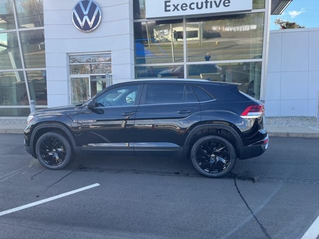 new 2024 Volkswagen Atlas Cross Sport car, priced at $47,081