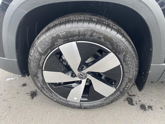 new 2025 Volkswagen Taos car, priced at $28,454