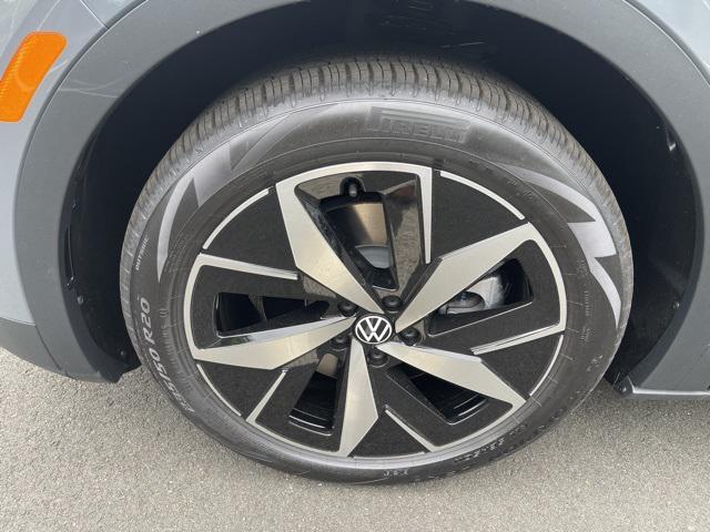 new 2025 Volkswagen ID.4 car, priced at $51,066