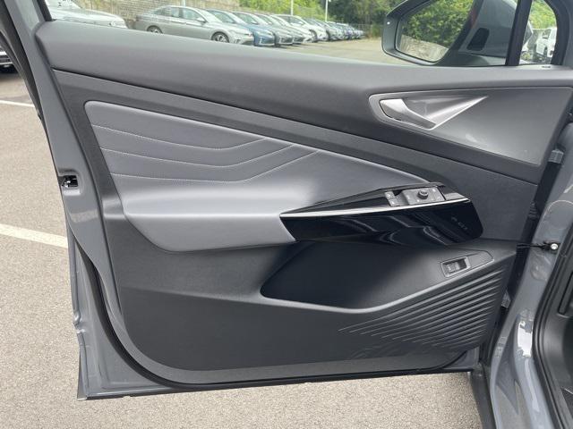 new 2025 Volkswagen ID.4 car, priced at $51,066