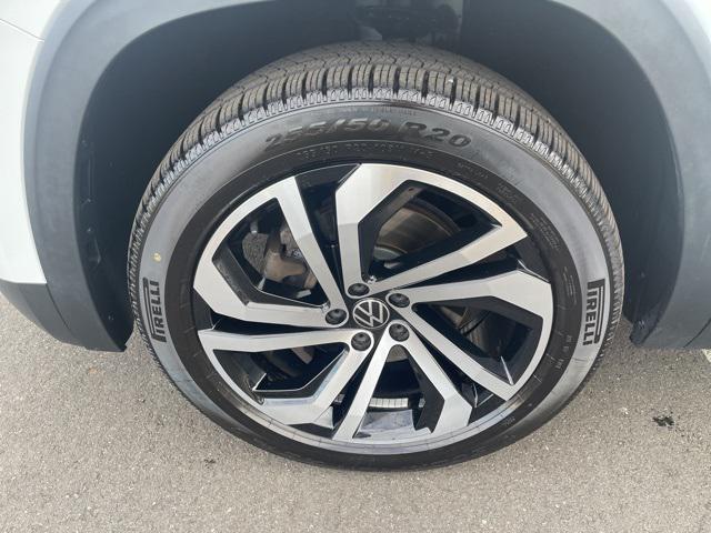 used 2020 Volkswagen Atlas Cross Sport car, priced at $24,378