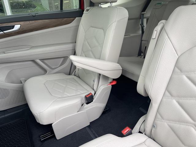 new 2025 Volkswagen Atlas car, priced at $47,396