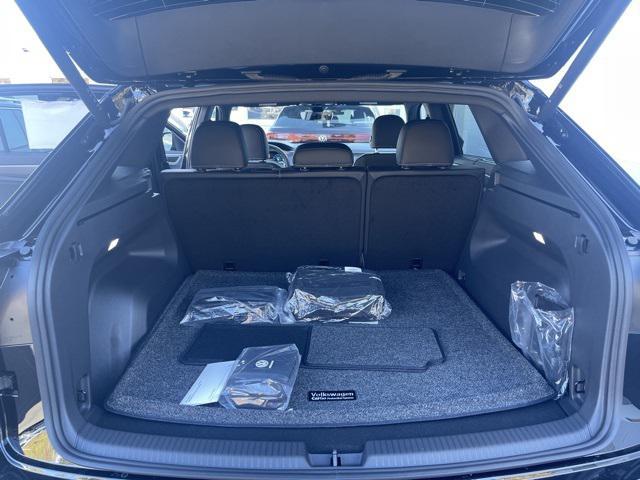 new 2026 Volkswagen Atlas Cross Sport car, priced at $45,992