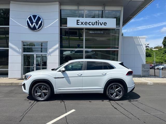 new 2024 Volkswagen Atlas Cross Sport car, priced at $52,396