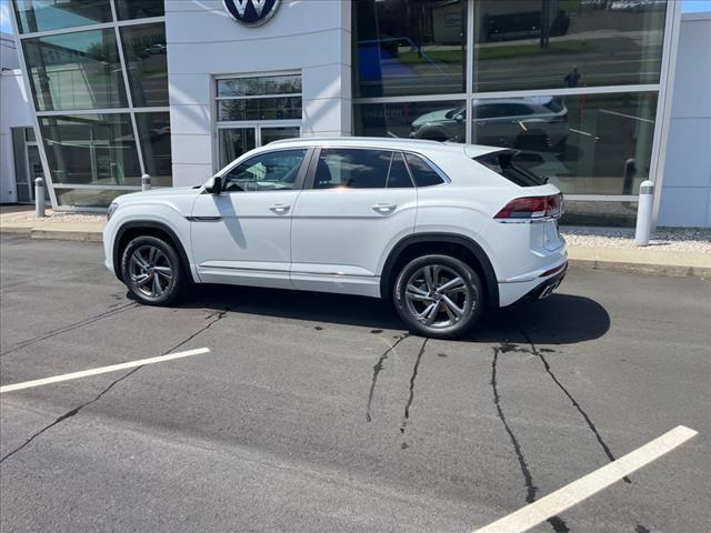 new 2024 Volkswagen Atlas Cross Sport car, priced at $52,396