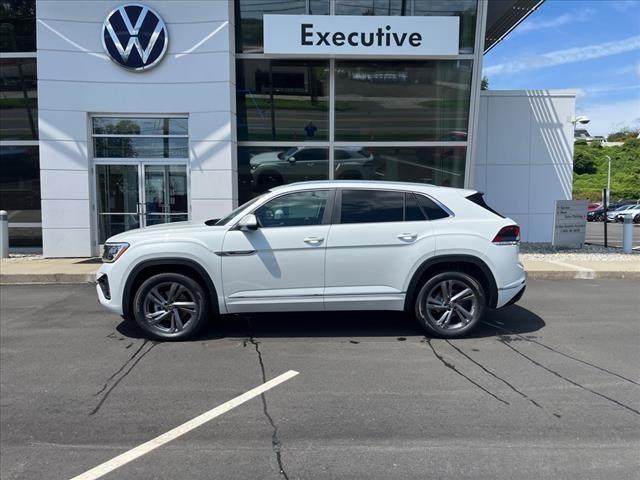 new 2024 Volkswagen Atlas Cross Sport car, priced at $52,396