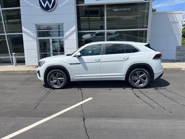 new 2024 Volkswagen Atlas Cross Sport car, priced at $52,396