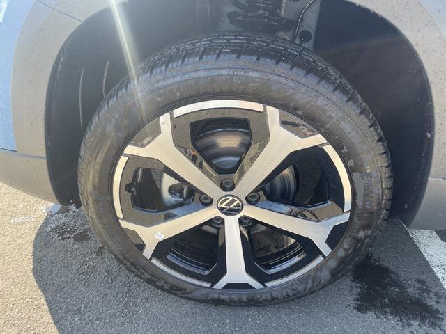 new 2025 Volkswagen Taos car, priced at $35,955