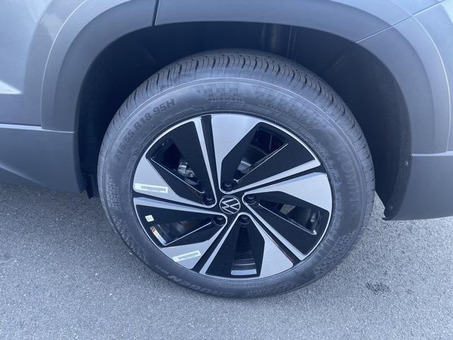 new 2025 Volkswagen Taos car, priced at $31,724