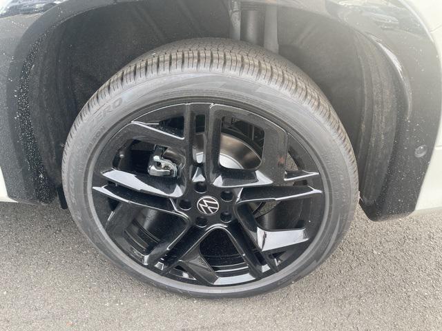 new 2026 Volkswagen Tiguan car, priced at $39,355