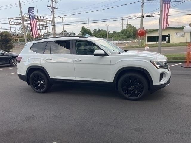 new 2024 Volkswagen Atlas car, priced at $47,967