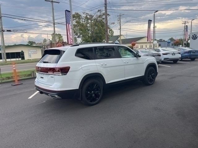 new 2024 Volkswagen Atlas car, priced at $47,967