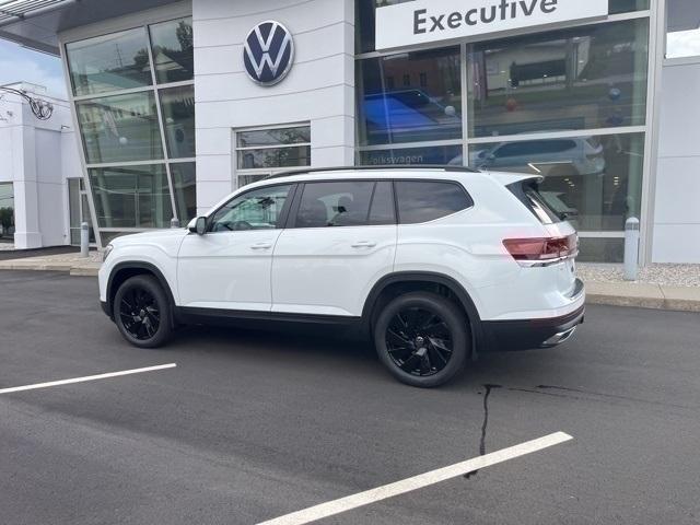 new 2024 Volkswagen Atlas car, priced at $47,967