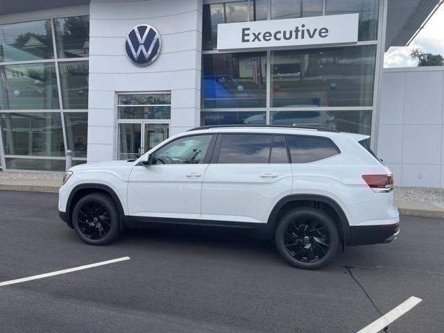 new 2024 Volkswagen Atlas car, priced at $47,967