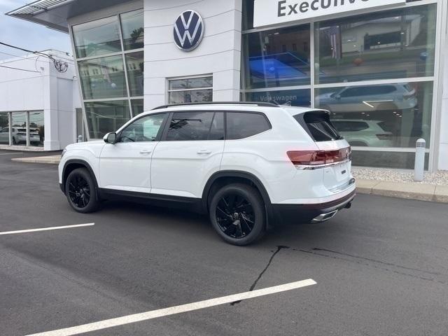 new 2024 Volkswagen Atlas car, priced at $47,967