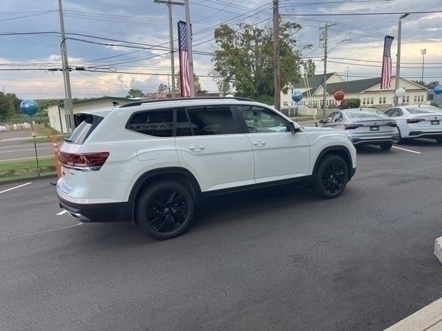 new 2024 Volkswagen Atlas car, priced at $47,967