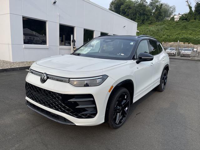 new 2025 Volkswagen Tiguan car, priced at $37,222