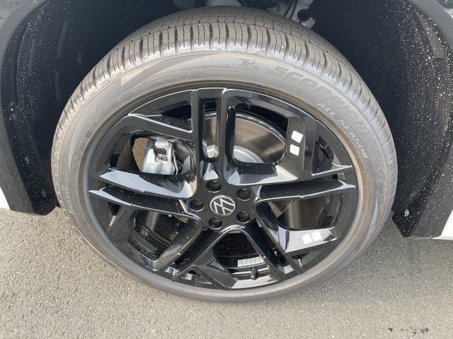 new 2025 Volkswagen Tiguan car, priced at $37,222
