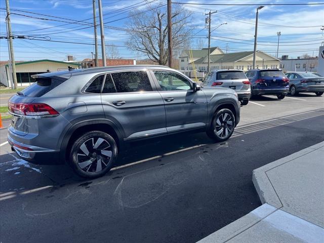 new 2024 Volkswagen Atlas Cross Sport car, priced at $48,237