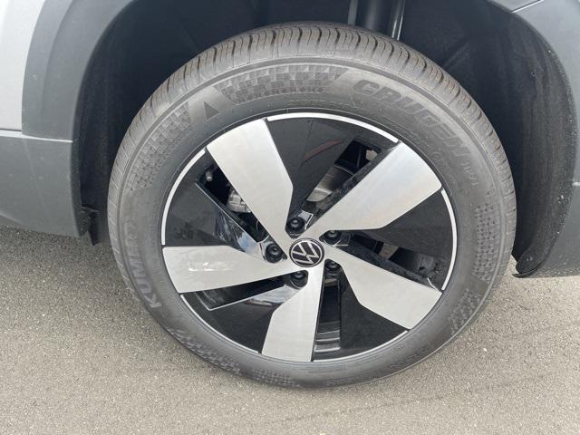 new 2025 Volkswagen Taos car, priced at $28,126