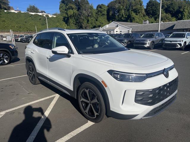 new 2025 Volkswagen Tiguan car, priced at $34,681