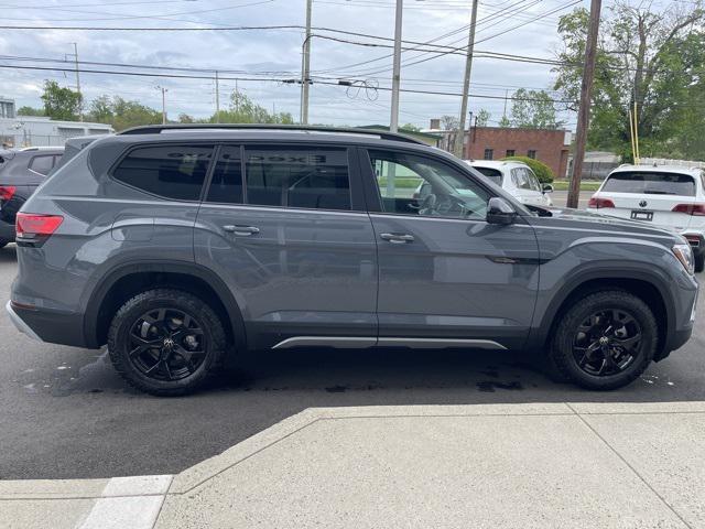 new 2025 Volkswagen Atlas car, priced at $47,746