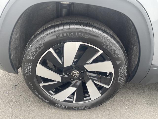 used 2024 Volkswagen Atlas Cross Sport car, priced at $37,968
