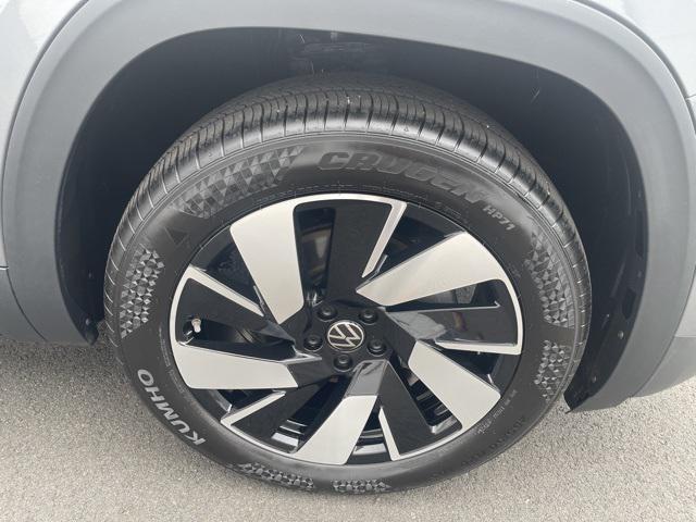 used 2024 Volkswagen Atlas Cross Sport car, priced at $37,968