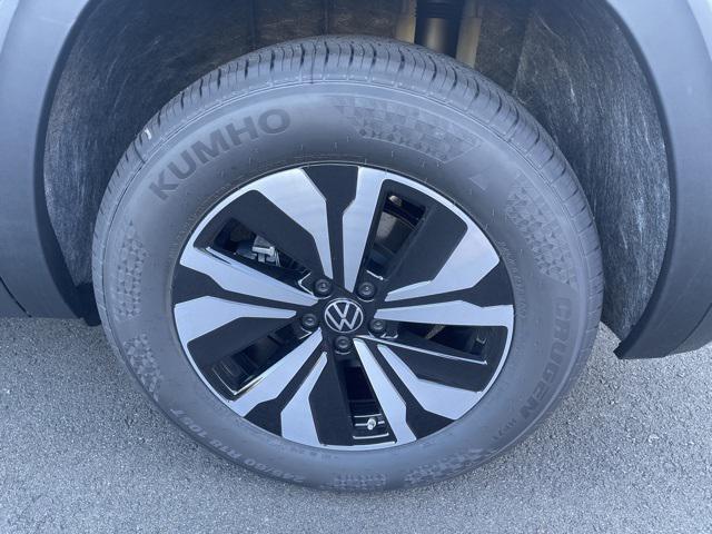 new 2026 Volkswagen Atlas Cross Sport car, priced at $41,116