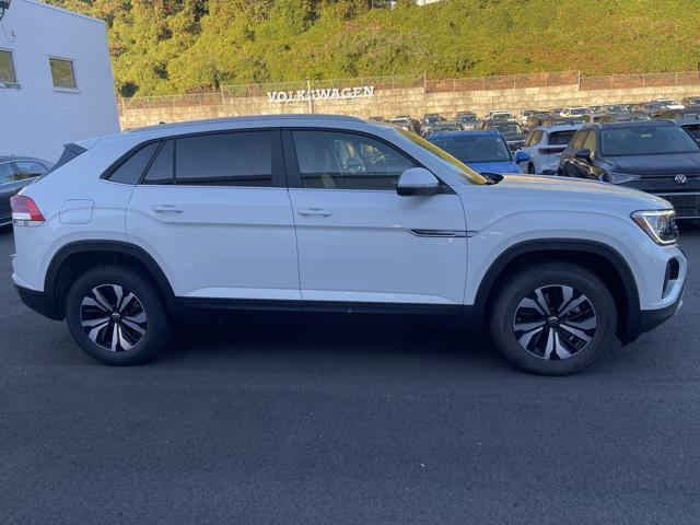 new 2026 Volkswagen Atlas Cross Sport car, priced at $41,116