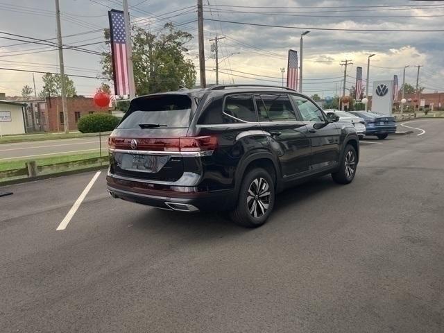 new 2024 Volkswagen Atlas car, priced at $42,580