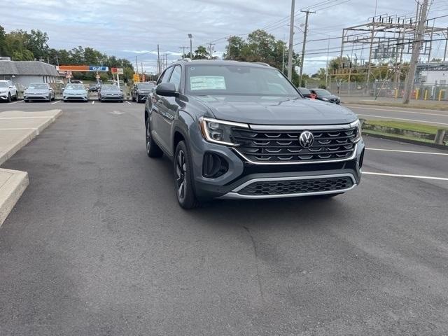 new 2024 Volkswagen Atlas Cross Sport car, priced at $45,681