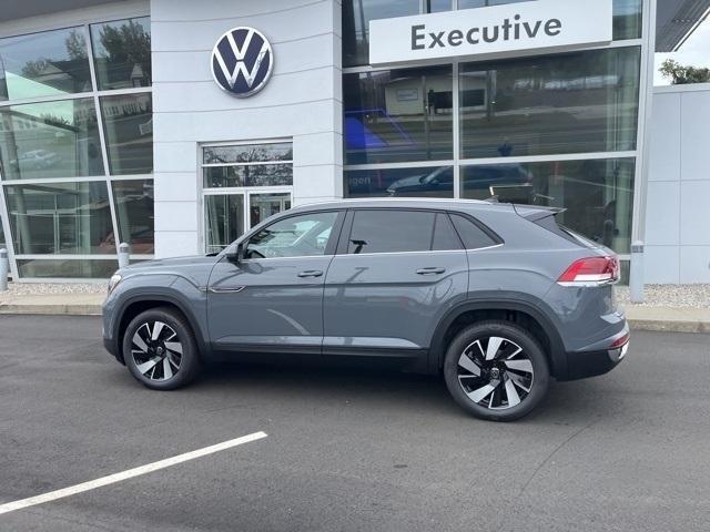 new 2024 Volkswagen Atlas Cross Sport car, priced at $45,681